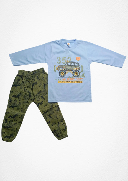 BOYS T-SHIRT AND CAMOUFLAGE PENT