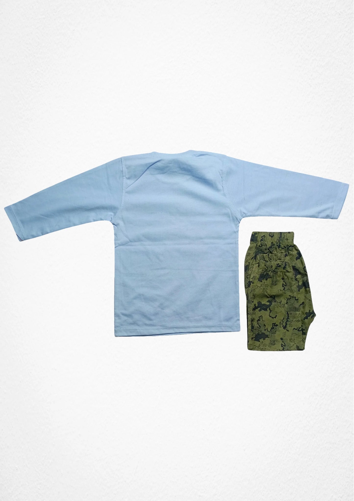 BOYS T-SHIRT AND CAMOUFLAGE PENT